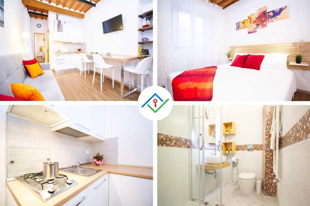 Pisa Tower Apartment 0*,  Italia