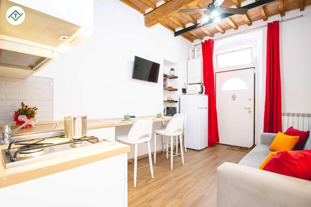 Pisa Tower Apartment 0*,