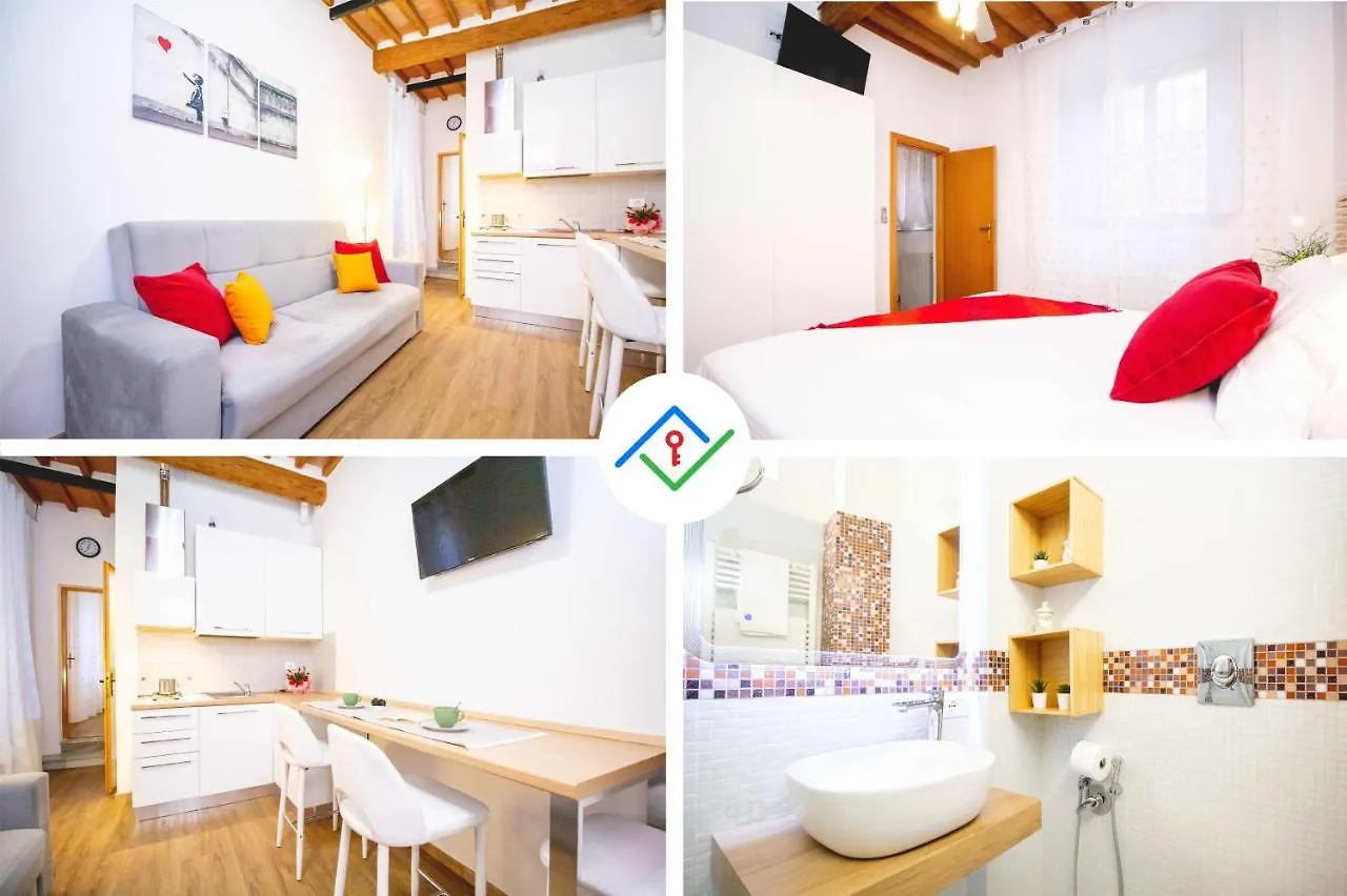 Pisa Tower Apartment 0*,  이탈리아